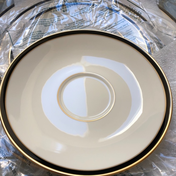 SET OF LENOX DISHES++ - URBAN LIGHTS- 12 plate setting -COMPLETE!! - $1,000 - Picture 2 of 4